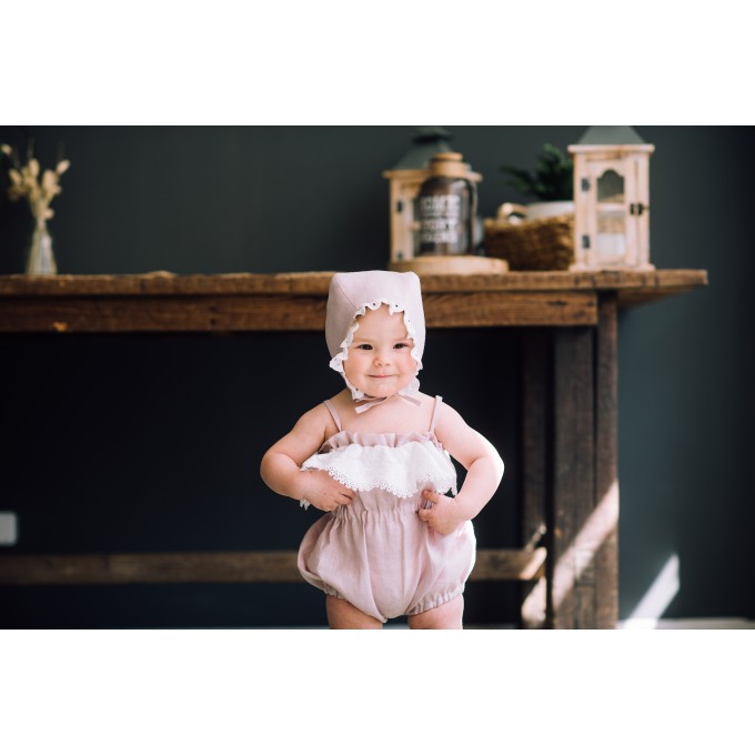 Linen baby bonnet with ruffle