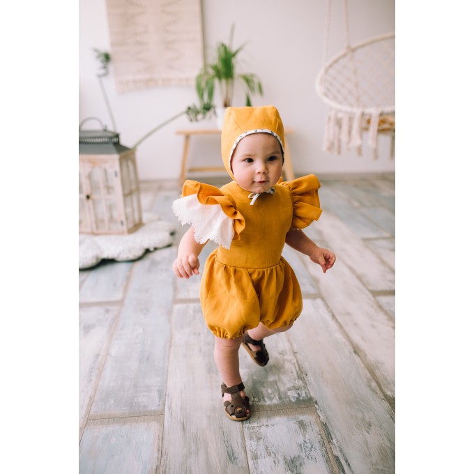 Linen baby bonnet