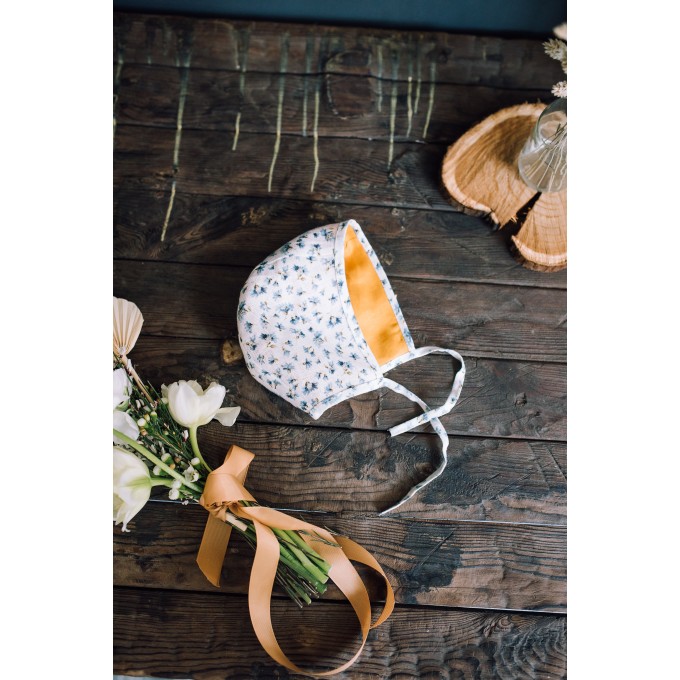 Linen baby bonnet